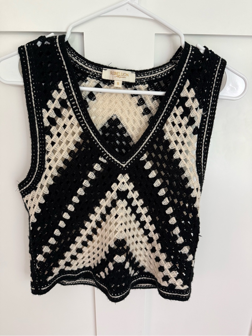 Rebellion Again Black & Cream Crochet Sweater Vest Juniors Small Boho